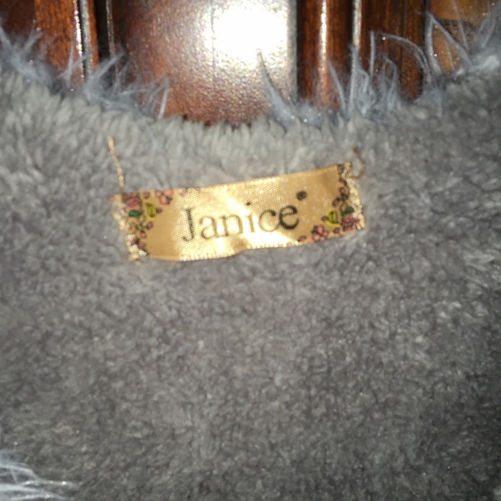 Vest - Picture 2 of 5